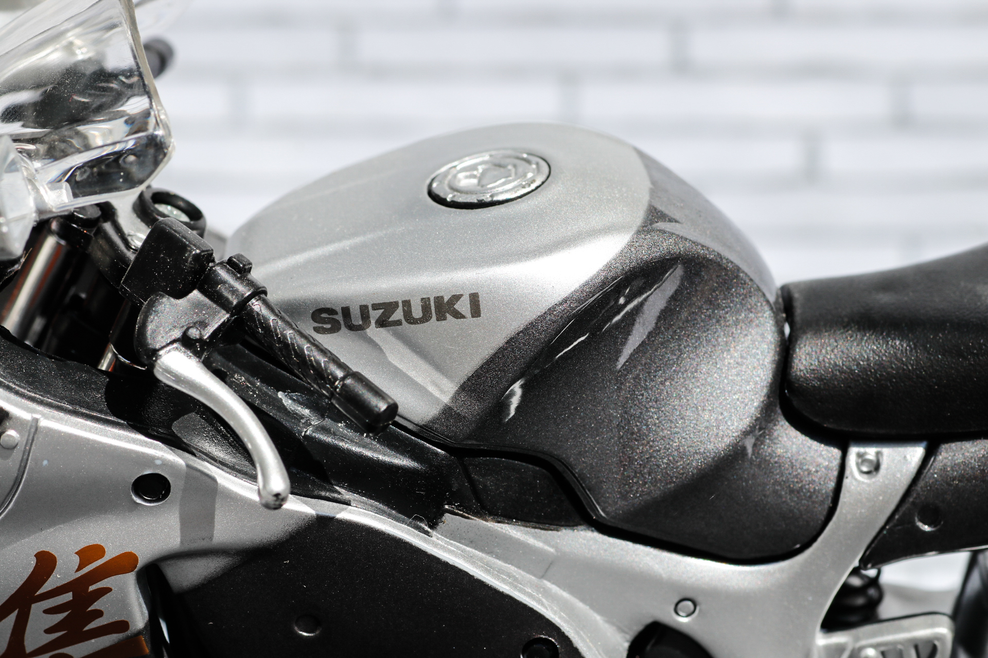 Maisto 1-12 Suzuki GSX1300R Hayabusa